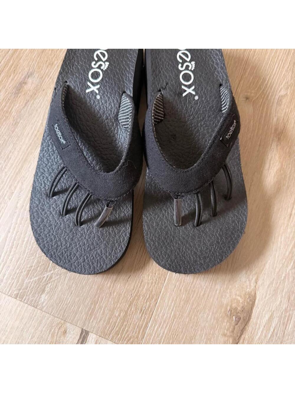 Toesox Kirra Wedge Flip Flops Women's 8